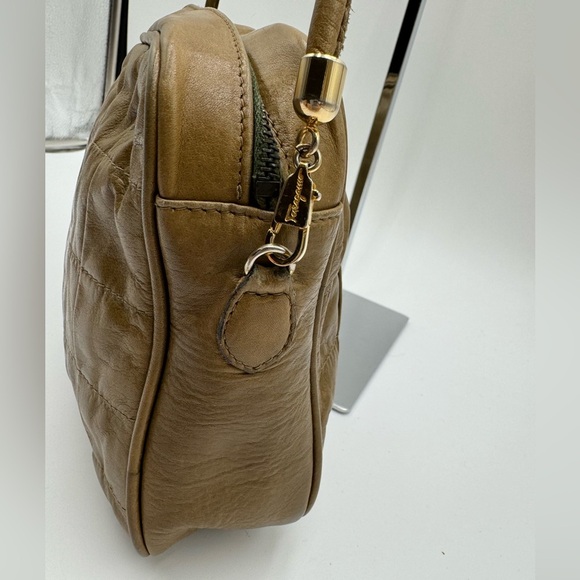 Salvatore Ferragamo-Authentic-Crossbody Camera Bag Green - Picture 6 of 16